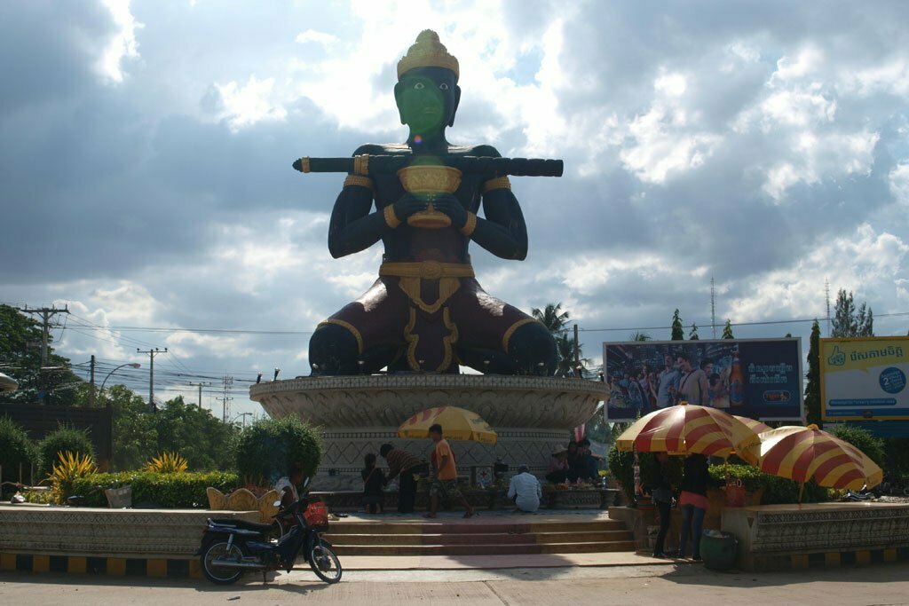 Pray or discover the legends of Battambang at this black statue