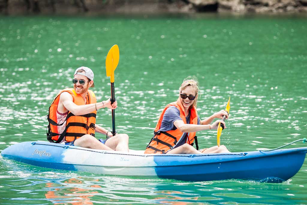 Vietnam Halong Bay kayak