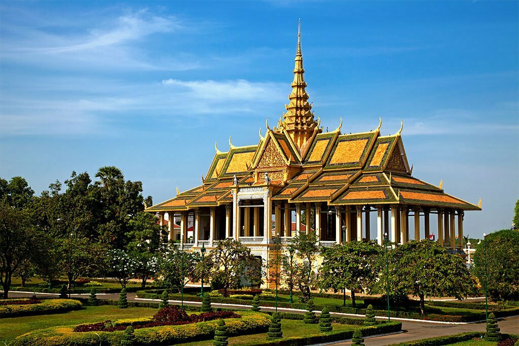 Golden Royal palace of Phnom Penh - Highlights of Cambodia