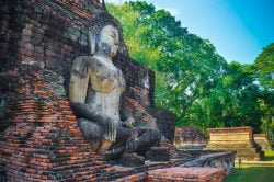 Kampheang Phet Archaeological sites with a Buddha statue