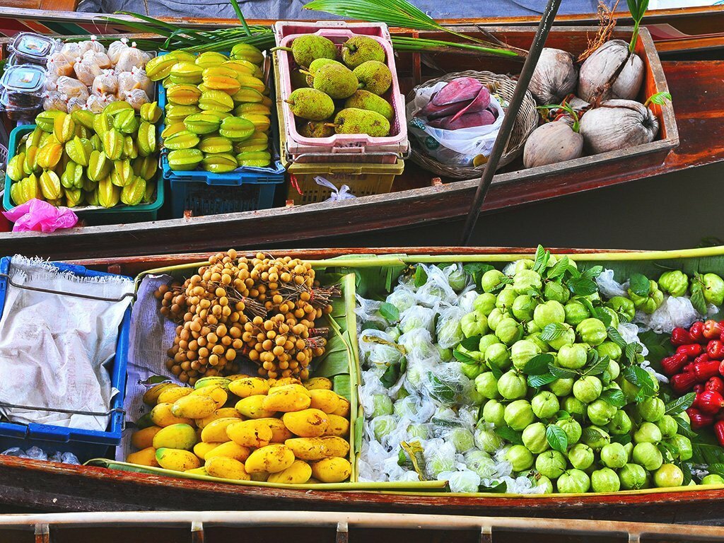Boats of fruits (Mekong Delta) - Essential Vietnam tour