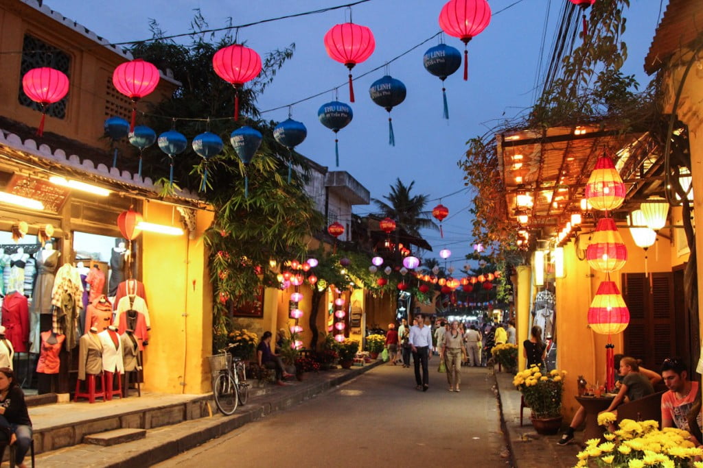 Strolling Hoi An night market - Vietnam Nature Tour with Hanoi Voyages