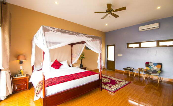 room from bungalow with view on the lake- House resort in Phong Nha