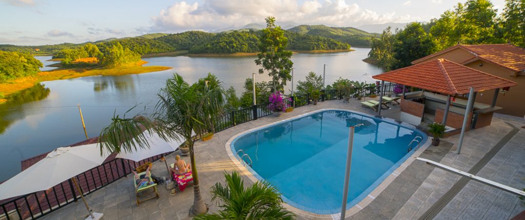 Phong Nha Lake house resort