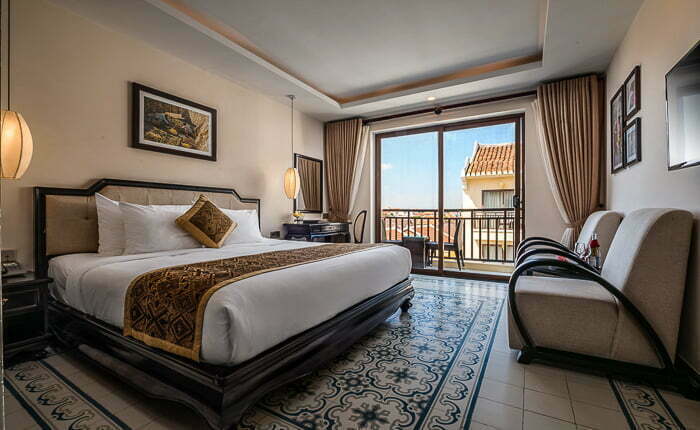 silk luxury hotel deluxe balcony room