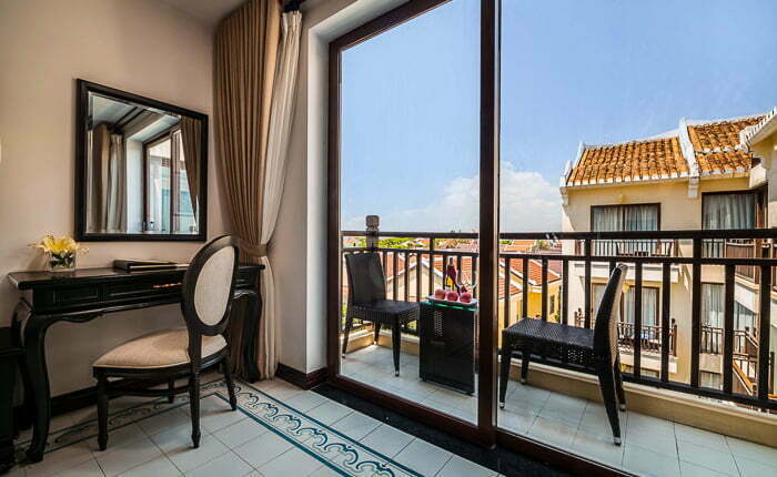 silk luxury hotel deluxe balcony room