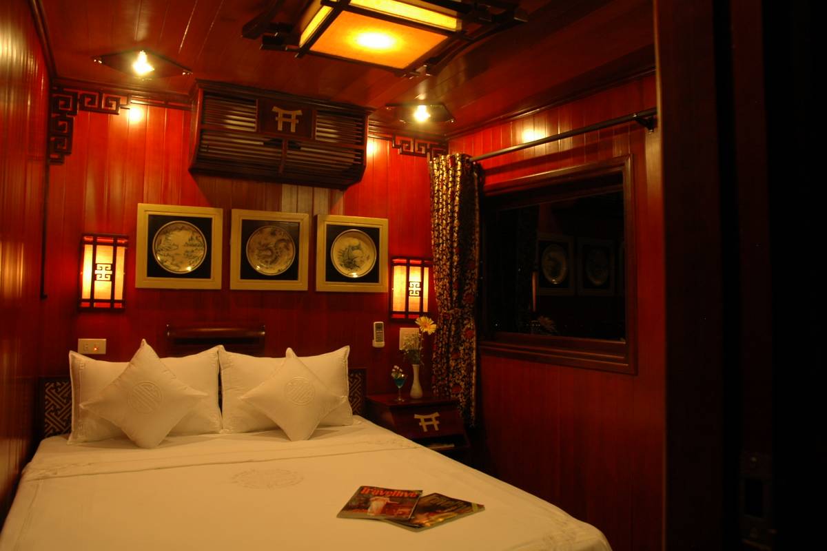 Dragon Pearl Cruise Deluxe Cabin
