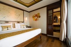 Spacious bedroom on Ginger Cruise