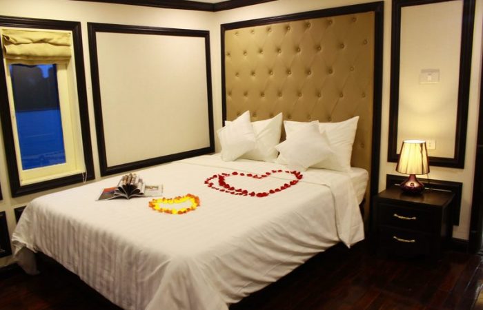 Amira Cruise Suite With Rose Petals