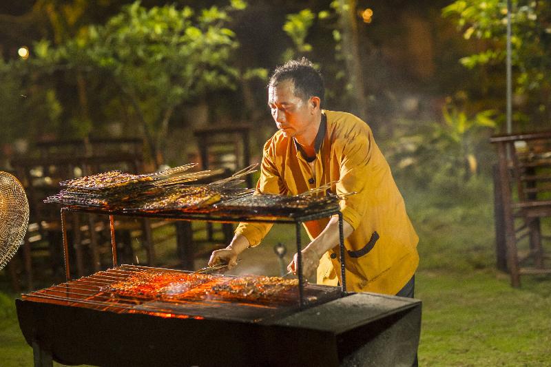Tam Coc Rice Fields Resort BBQ Preparation