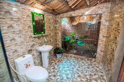 Tam Coc Rice Fields Resort Bungalow Mountain View And Rice Fields Bathroom