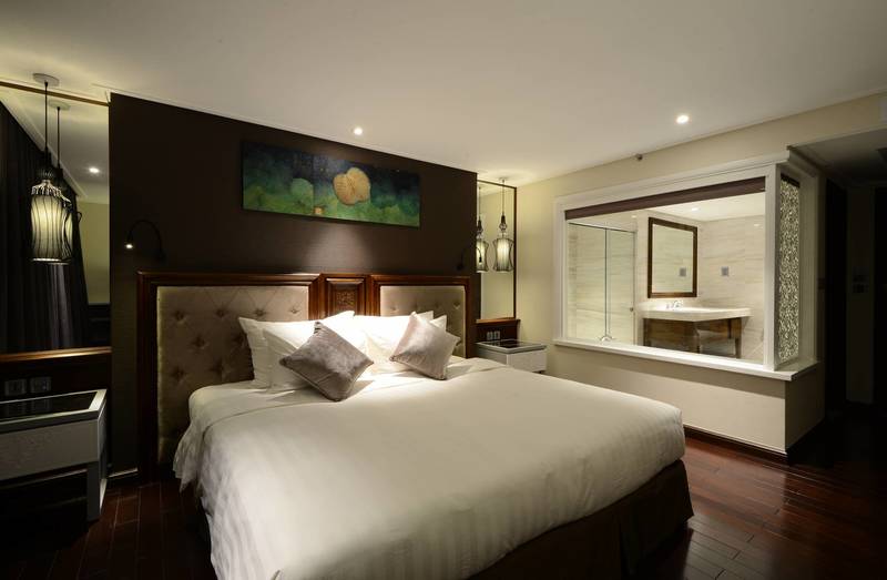 The Chi Boutique Hotel Hanoi Deluxe Room with Bathroom View