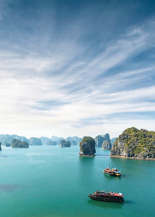 Discover the beauty of Halong Bay - a natural wonder of Vietnam