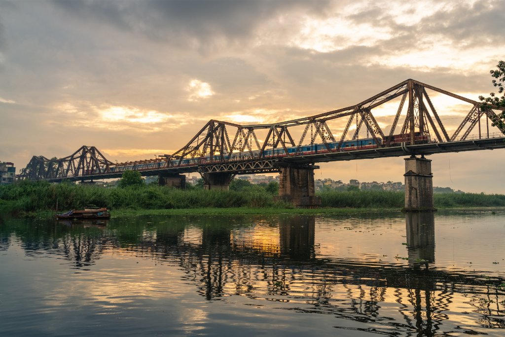 Long Bien Railway Bridge crossing the Red River