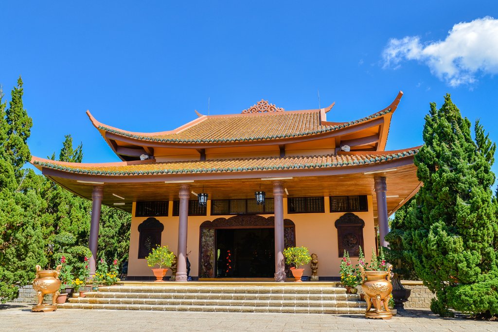 Truc Lam pagoda in Da Lat